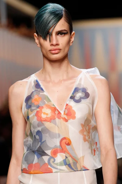 Look 50